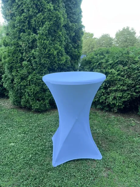 Barski koktel sto sa belom presvlakom